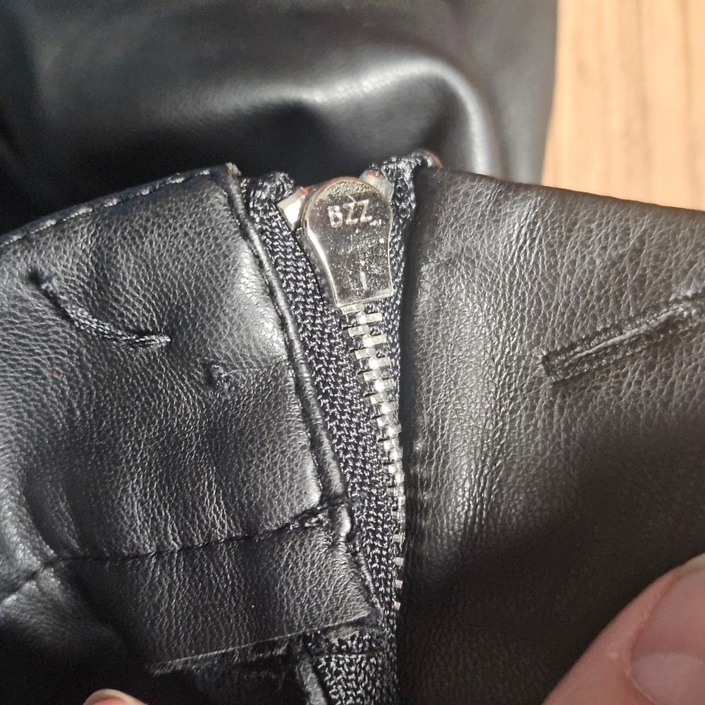 Maniere De Voir Tacked Vegan Leather Trousers Ruched 8 Edgy Punk Streetwear - Picture 5 of 8